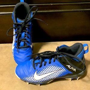 NIKE FOOTBALL 🏈 CLEATS—GREAT CONDITION-  SIZE 4Y